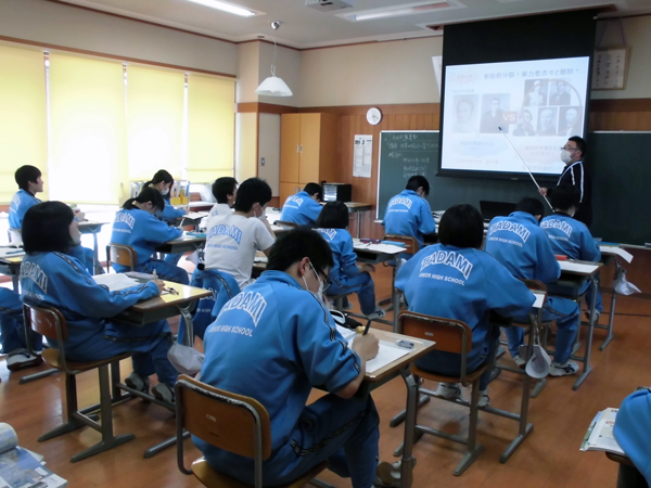 ▲中学校の授業でのICT活用場面