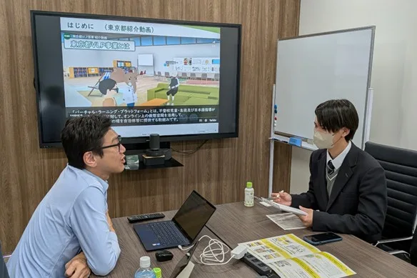 茨城県立勝田中等教育学校の生徒とJMC担当者との意見交換風景